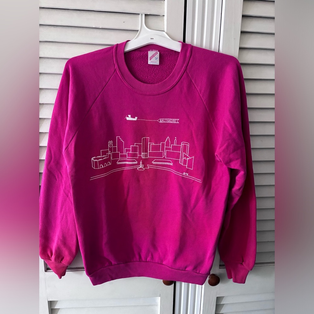 Large vintage jerzees crewneck sweatshirt. Pink.